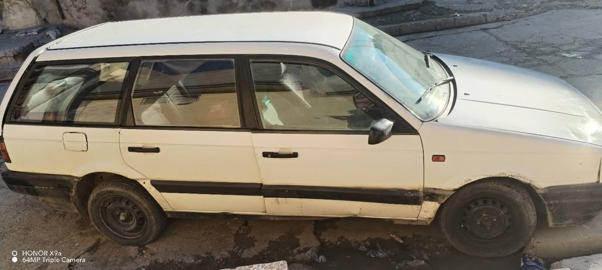 اسلام عليكم سياره باسات للبيع المكينه 8.0 شرط الكير وا المكينه السعر 28. الرقم ***********
