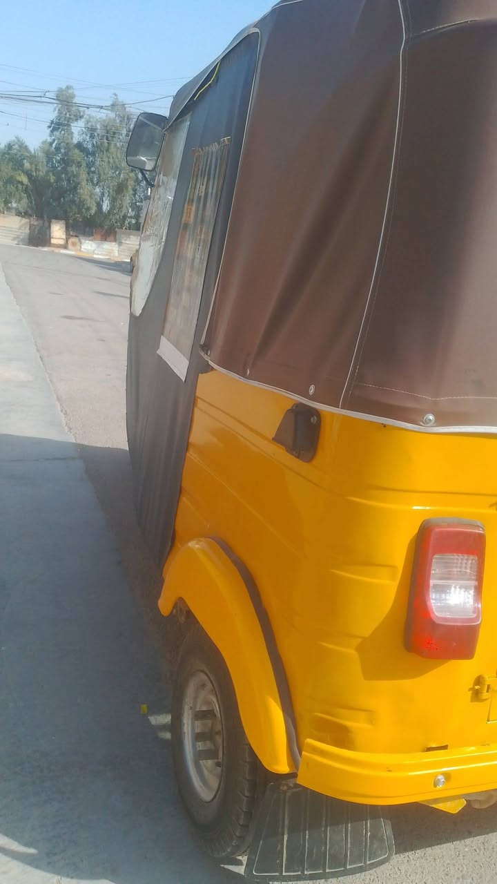 سلام عليكم تكتك للبيع ثمنطعش شهر 11 بسمي مكينه عشرين تكتك حلوه مرتبه متواجد واتساب هاد رقمي ***********
