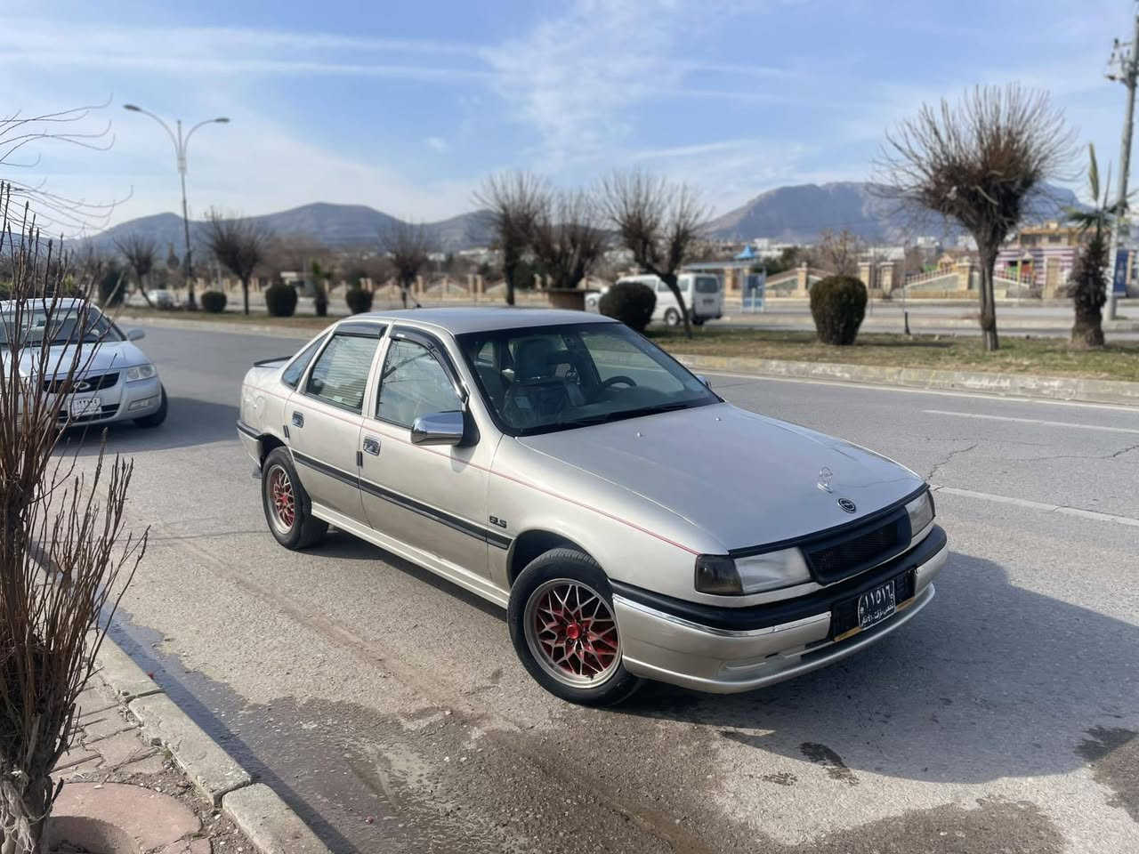 ئوپڵ فیکترا مەکینە 20ئاڕم پــلاستیک سلێمانی بەشەرت ،گێڕو مەکینەو توندوتۆڵی وکارەبای وگشت گیانی بەشەرت تنجیل فڵچەو گەرمی و گێچەکانی کامل ئیش ئەکەن دەشبول وبەردەرگاو گاعی و بەرگی کوشنەکانی زۆر جوانە ،دەعم ولێدراوو موس وبڕاوەو وەرگەڕانی بەشەرت نمونەیە لەجوانی تایەوویلی تازە یە ،تازەعام پەمپ کراوە زۆر بەجوانی سەرەدەبڵی چاک نەکراوە وخایس نەبوو تەنها فرۆشتن گۆڕینەوە ناکەم تەنها فرۆشتن شوین شکارتە دەوروبەری ڕانیە  تلفون بکە لەخزمەتم ***********فایبەر واتساب رانية, السليمانية
