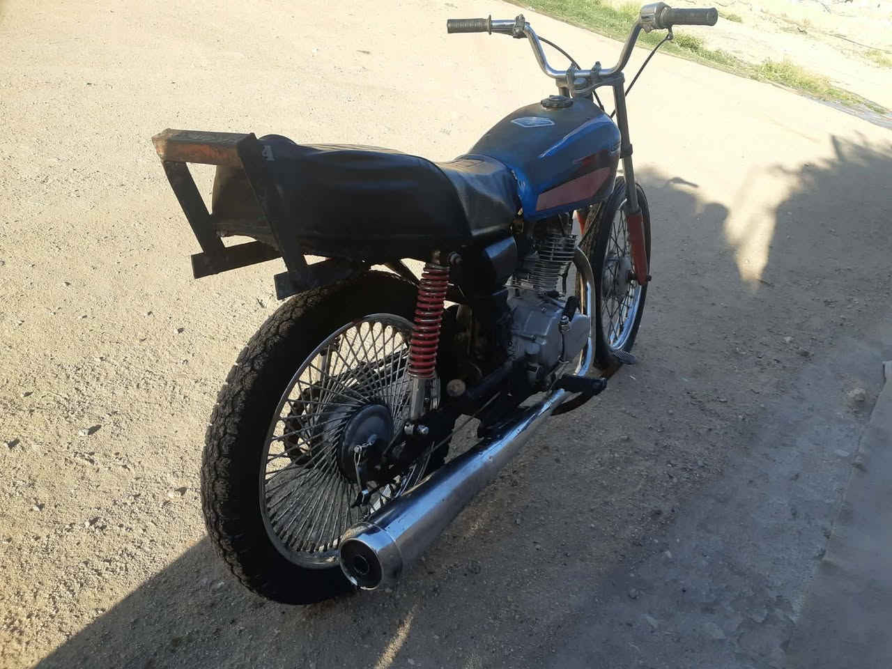 السلام عليكم 
دراجة اربعه كير ويل خلفي جديد شلعتها حلوه كلك 
السعر 225وبيها مجال


**إذا كنت صاحب هذا الإعلان وتريد حذفه لأي سبب، رجاءا أرسل رسالة إلى الدعم الفني**