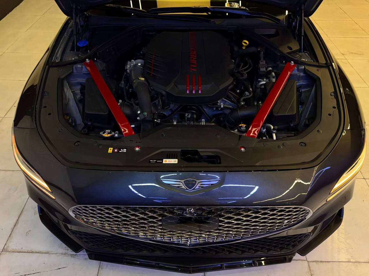 جينسس موديل 2023 -
G70 sport prestge
فول مواصفات V6 3.3 توين تيربو
ماشيه: 32ميل

حساسات اماميه وخلفيه +كامره خلفيه مع الدوران 360
1- محرك V6 سعة 3.3 توين تيربو
2- سقف بانوراما + سقف كنتارا بالكامل
3- تشغيل بصمة + تشغيل عن بُعد
4- مقاعد كهربائية ميموري مع تدفئة وتبريد
5- قيادة ذاتية + نظام تثبيت السرعة
6- دخول ذكي مع إضاءة ترحيبية
7- أنوار LED أمامية وخلفية
8- مرايا كهربائية قابلة للطي مع إشارات
نظام صوت نظام تحديد المسار + رادارات أمامي p
وخلفية وجانبية
10- حساسات أمامية وخلفية
11- شاشة كبيرة + كاميرا خلفية
(Data Show)-12
13- شحن لاسلكي للجوال Lexicon نظام صوت
- خمس وضعيات قيادة مع تغيير صوت الإكزوز السيارة جاهزة بدون نقص عليه تخم تايرات MIcheLin
حادثه فقط قطعتين جاملغ عكس السايق نفسه راجع بارد البنيد مبدل نفس اللون وكاله بدون ايرباك /وصوره الحادث موجوده سياره  باسمي تحويل ثاني يوم سيارة كير محرك مكفولات من كلشي هـ  /***********/
