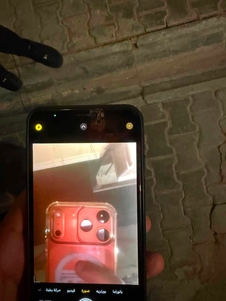 ايفون أكس ماكس لون ذهبي الجهاز كل مكفول فقط بي فطر بالشاشه والضهر مفطور باقي الجهاز شغال اتصال كامره صوت اللمس كلشي شغال سعر الجهاز 125 وبي مجال بسيط العنوان بغداد المنصور رقم بي واتساب *********** وموجود ع خاص
