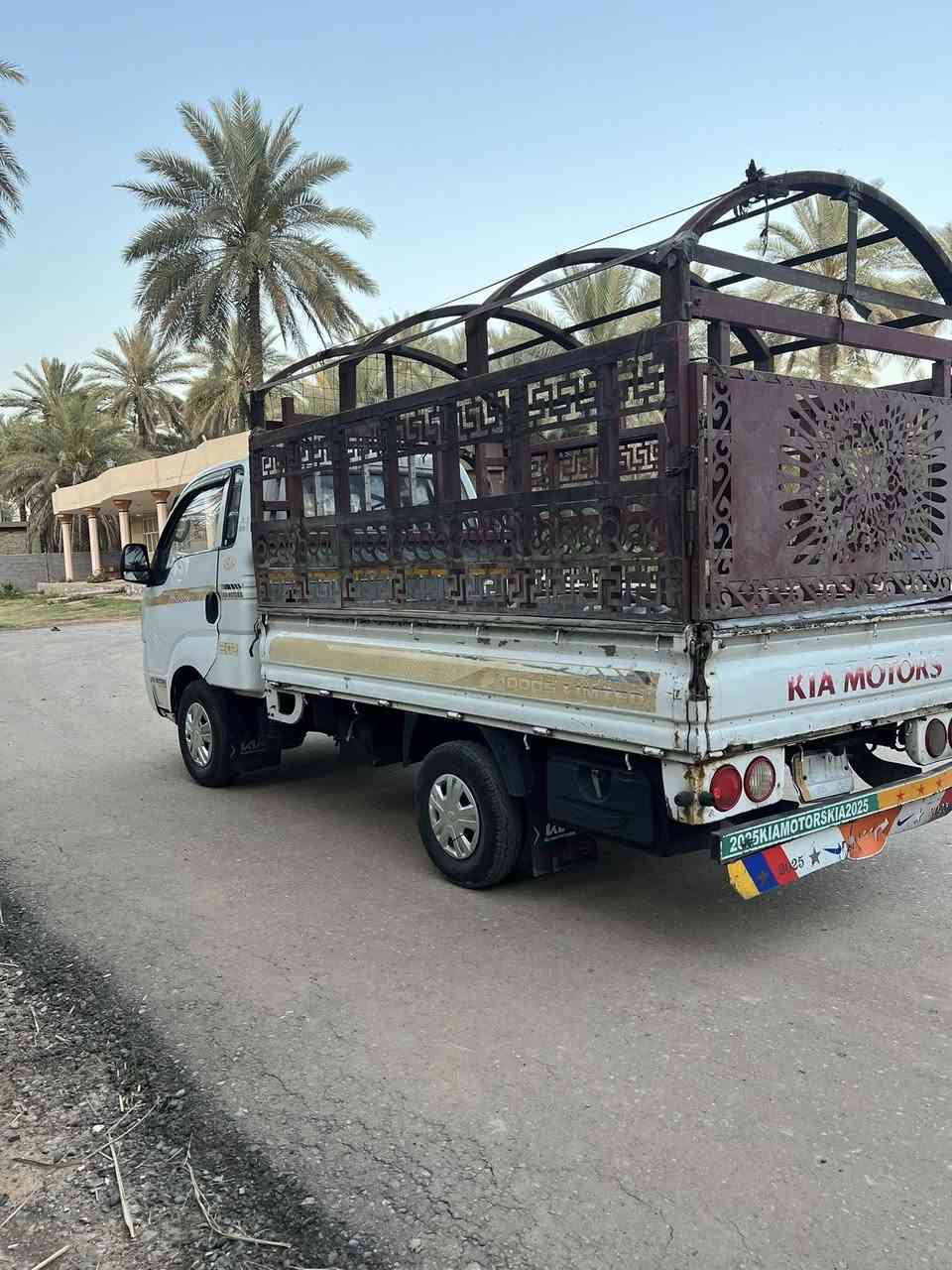 السلام عليكم كيه لبيع مديل  ١٤ سياره جاهزه مابيهه. أي نقص فقط باب السايق بيه صبغ ودوسات الجوه السعر.  ٧٨.  وبيهه مجال سياره بسامينه  مكاني كربلاء الحسينية. *********** شاصي مكفول
