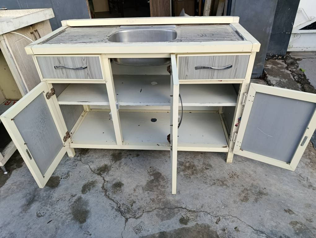 سلام عليكم 
سنگ ثلاث ابواب ستيل 
سعره 55 الف 
مكاني كركوك فيلق 
***********
*********** كركوك, العراق
