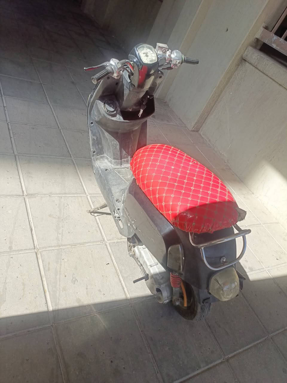 السلام عليكم ماكس بوليسي دراجه نظيفه محرك ناعم كلش اخرس سلف هندر كهربائيات شغاله نقص حوظ مال جنطه وشوته رايدهه 450 وبيهه مجال مكاني شارع حيفا ***********
