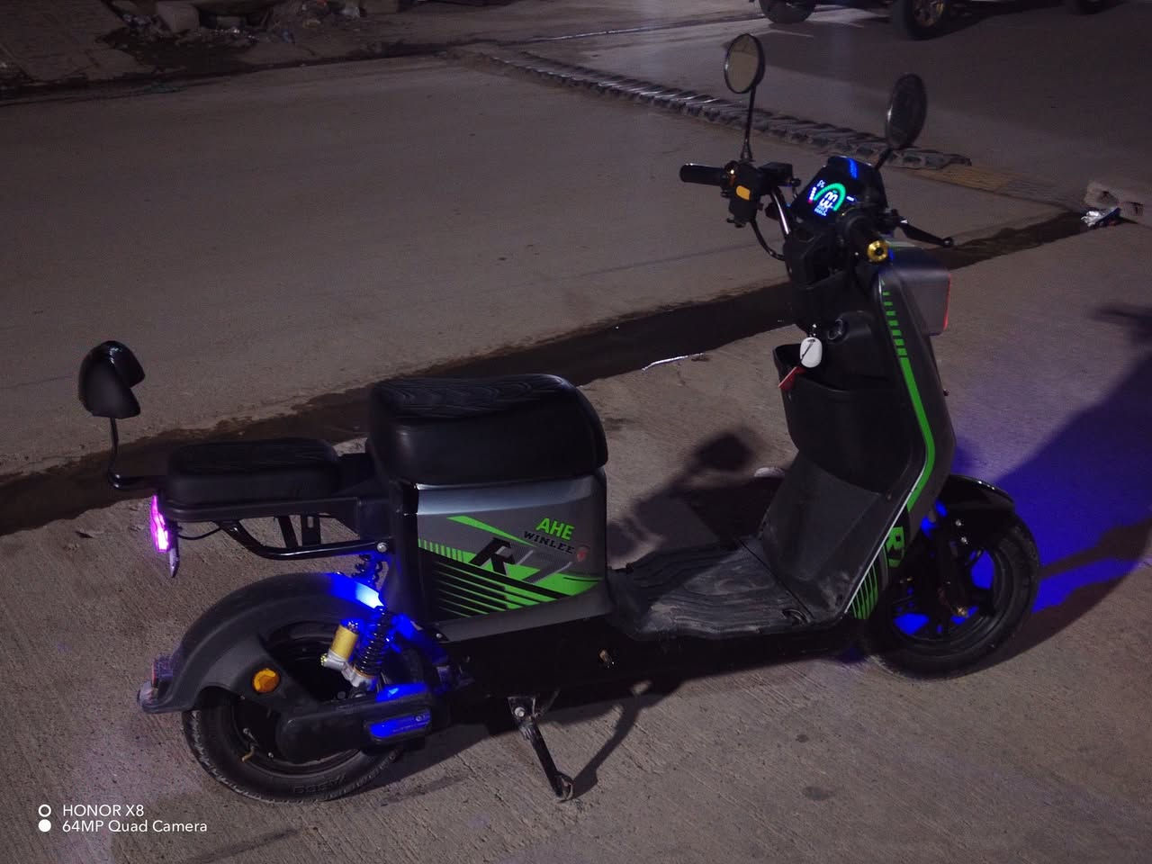 سلام عليكم
دراجه شحن نوع R7 .. ونلي الاصلي 5باتريات

الباتري 32امبير شرط نضافه

مستخدم شهر  واحد فقط

موديل 2026

فول موصفات

شرط السرعه 120

سعر 470بي مجال للتفاصيل خاص


**إذا كنت صاحب هذا الإعلان وتريد حذفه لأي سبب، رجاءا أرسل رسالة إلى الدعم الفني**