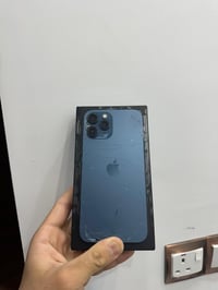 12برو ماكس فقط ضهر مفطور ذاكره 128  بطاريه 75%  جهاز سرق اوسط مو اوربي...