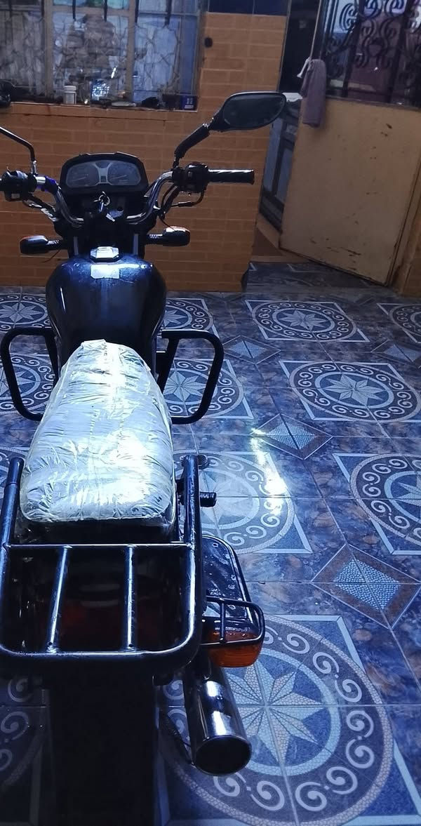 دراجه هاوجي للبيع السعر 950 بيه مجال جديده كلش سبانه ممدوده عليه موديل 22 ويا  منافيس عنواني الرمادي حي ضباط للاستفسار على رقم ***********
