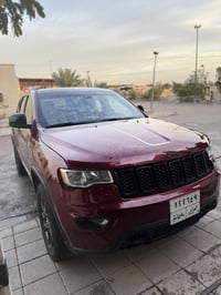 السيارة جديدة كلش وبالعافية على الياخذها   JEEP GRAND CHEROKEE 2018  ع...