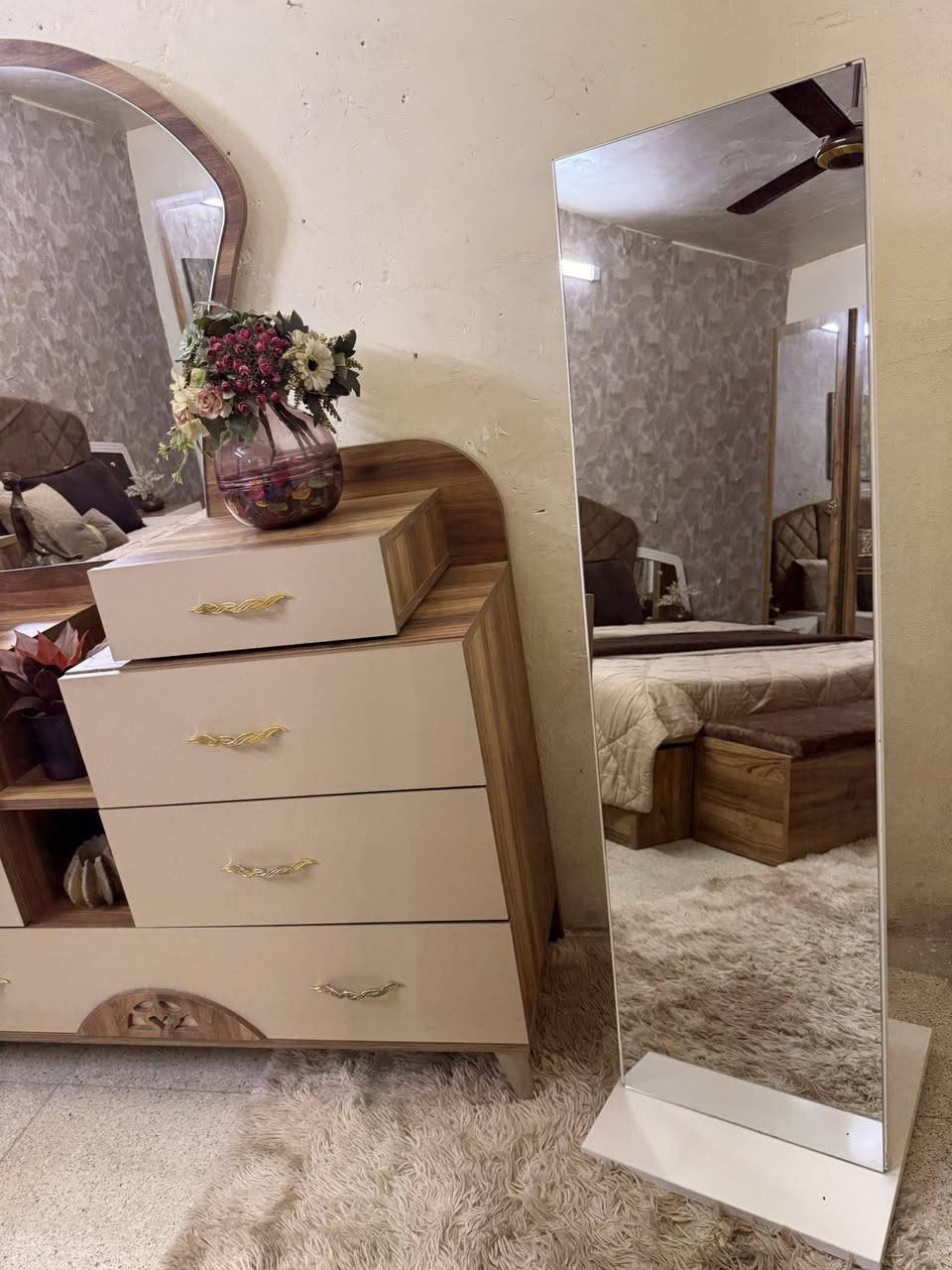 غرفة تركي ٩ قطع سعرهه ٨٥٠ للاستفسار ‭٠٧٧٧ ٦٧٢ ٣١٠٧‬
