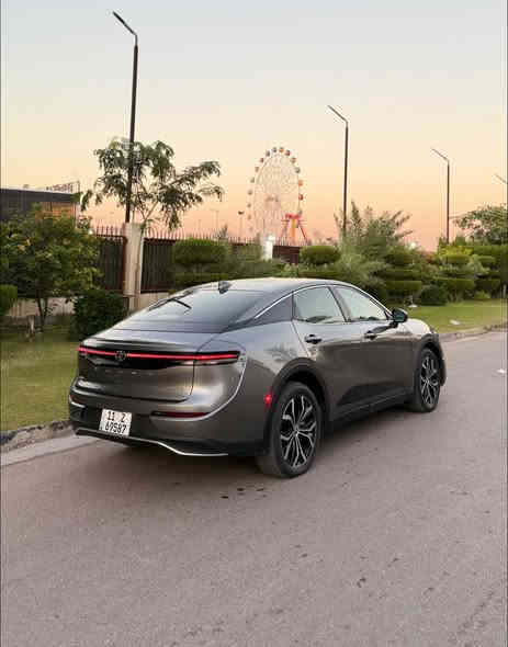 سلام عليكم حبايب 
كراون ليمتدد 2023 
مواصفات الليمتدد معروفه 
صبغ جاملغ وبنيد فقط 
وصور الحادث موجوده بالمنشور 
سعر مناسب 27.500‼️
للاستفسار 
***********
او زياره موقع الشركه ناجح بغداد حي الجامعه 
حياكم الله
