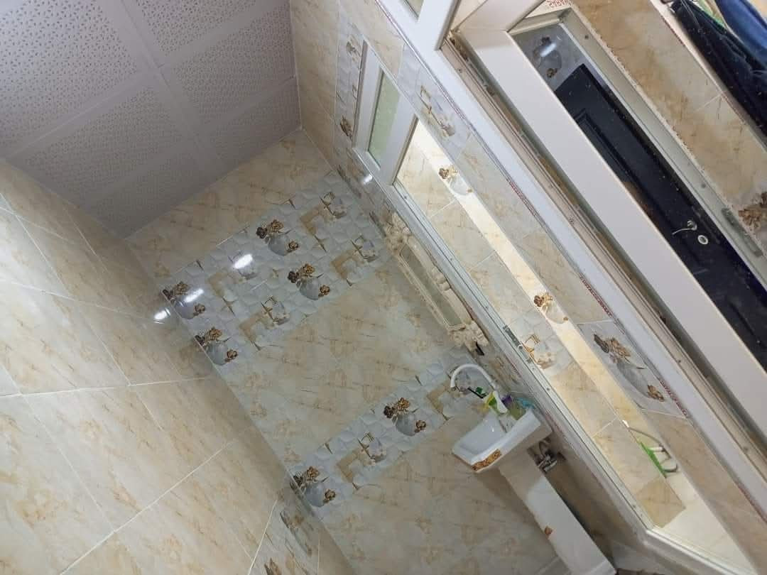 اعلان مزرعة للبيع مساحة 700متر  بي بناء بيت 200متر بناء جديد مرتب قول كاشي بي بئر ماء بي كهرباء العنوان كركوك مقابل حي الصناعي الجديد قريب من شارع العام للاستفسار اتصل بل رقم ***********
