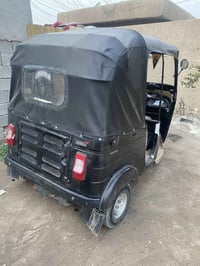 تكتك للبيع ٢٠١٧اوراق السعر ٣وبيها مجال المكان بغداد ٠٧٧٥٢٨٨٥٦٨٣