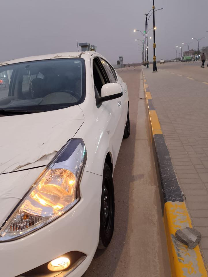 سلام عليكم
للبيع نيسان صني 
موديل 24
هندي بليتة زركة 
سيارة كفالة بيها بس رصعة بل جاملق 4اصابع 
ماشية 21الف 
سيارة فول موصفات 
هاذ رقمي ☎️***********☎️
