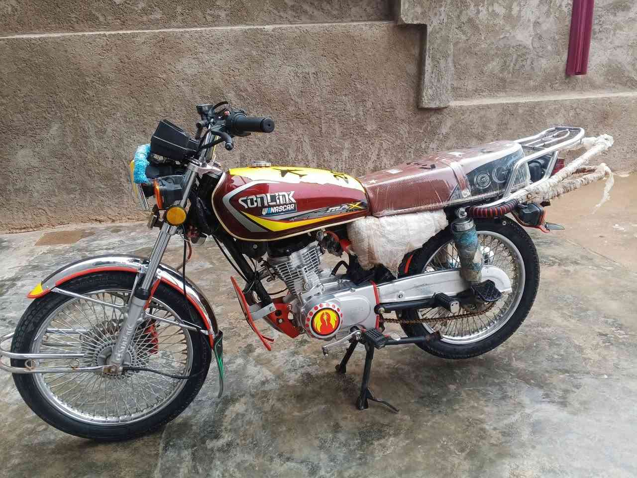 السلام عليكم شلونكم شباب عندي موتور اربعه جير للبيع.          ***********
