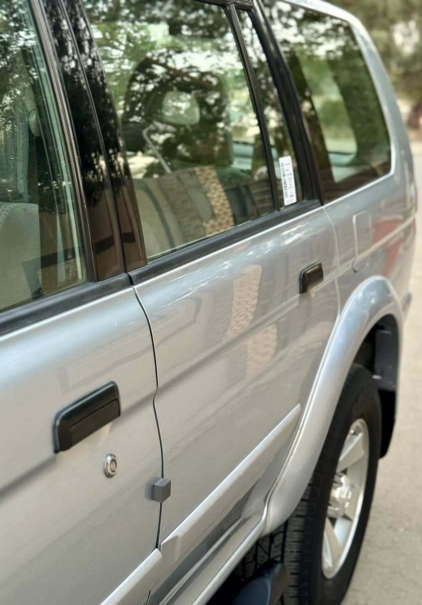 السلام عليكم نتيفيا موديل 2008 سياره جديده لوك مكفوله من جميع النواحي ماشيه 237 الف سبيرها وعدتها وكتلوكتها وسويجتها مال الشركه عدد 3 
فور ويل محرك 6 سلندر 3000
( رقم بغداد دولي الجديد مميز 4 ارقام ) 
             السعر 114 
المكان بغداد الستفسار 
      ***********
