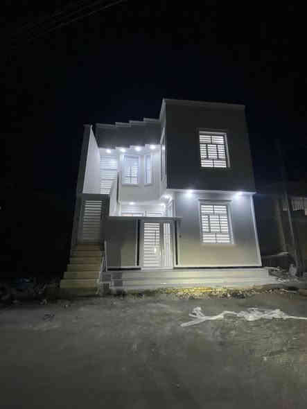 ‏سلام عليكم بيت الإسكان الصناعي مساحة 100 متر بيت وشقة السعر 155 وبس مجال ***********
