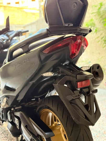 ألسلام عليگم TMAX 2021 وارد ياباني 
ماشيهـ 35 ألف ألفئهـ تاچ ماگس لون زيتوني 
دراجهـ مكفولهـ كفالهـ عامهـ نظافهـ 100/90 
فول مواصفات جامهـ كهرباء ستاند حساس 
كشن تدفئهـ يدات تدفئهـ ومعروفهـ مواصفاتهـا
العنوان بغداد البياع 
*********** 
السعر 80 ورقهـ وبيهـا مجال حگ الچيهـ بغداد
