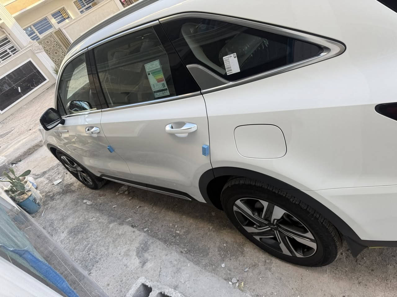 السلام عليكم سورنتو فول مكفوله  ٢٩٠ الف بيه مجال.  بغداد  ‭٠٧٧١ ٨١٣ ٨٨٣٨‬
