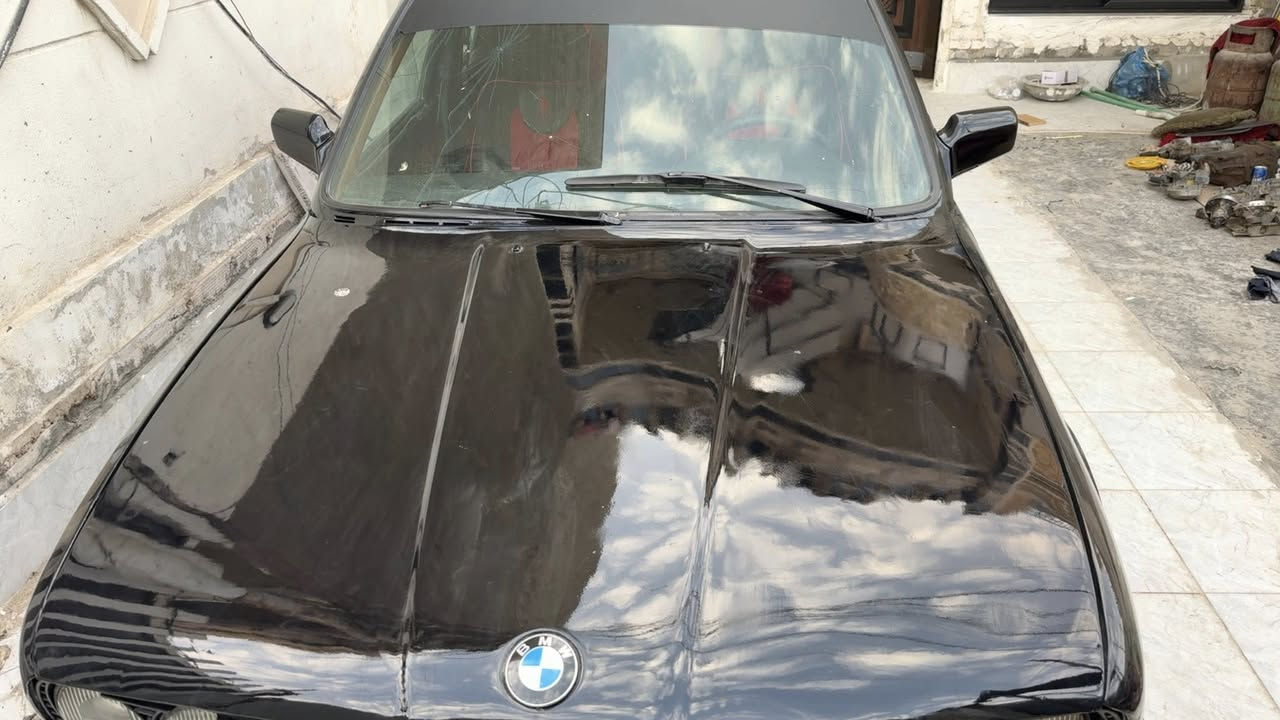 BMW E30
مكينه 28 مسكر دبل فانوس
كير جاترك 260 
بيها اكسل 3:64
اول ثاني ثالث بطناش
دركه وادبتر رياضي اكزوز 3 انج
السياره معمره جديده مصروف عليها هواي مال جناي ومصبوغه جديد قبل يومين نصبغت اسود شذره لامع
عليها كتات M 
بريك خلفي تأسيس جديد كامل
مشط ستيرن وبور ستيرن مبدل حاويه
فيت بم ونوزلات 28 جديد
كهربائيات تأسيس ضفيره كامله جديد شرط
لحيه ودعاميه ومازدات هيلا مختم
راديتر جديد
دوشمه جديده
باتري جديد
بلكات جديد
صلايب ستيرن جديد
السياره بيها نقوصات بسيطه تجي وتشوفها مصروف عليها هواي شاهد الله بس اخذت غير سياره واعتازيت واريد ابيع بركبتي حساب لازم اوفي
السياره ب اسمي سنويه جديده لل 29 رقم دولي شرط رقم صلاح الدين
تحويل ثاني يوم
تجي تكلب وتشوف وانتوا كلكم اهل مصلحه وتاج راسي وماقصر ويه الكل
السعر 39 وبيها مجال بسيط
مكاني بغداد الدوره 
رقمي ***********
