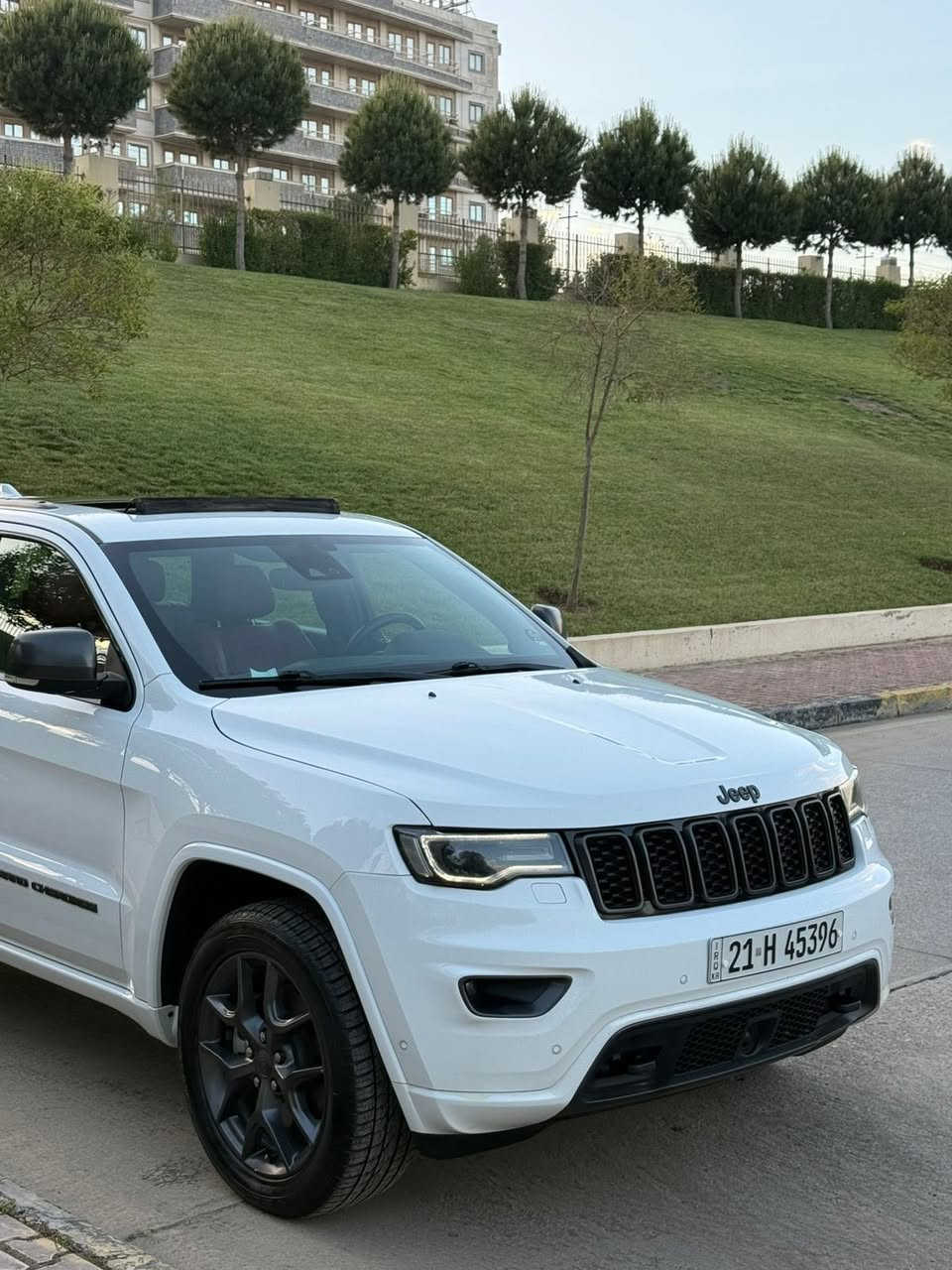 السلام  عليكم ورحمة الله وبركاته
‏‎‏‎       ——— لـلـبـيع  ———

جيب گراند شيروكي - Jeep Grand Cherokee

‏‎‏‎وراد خليجي .     —    بدون ايرباك 

‏‎‏‎الموديل           —    2021

فئة.                 —   80th استيراد شركة هارلم 

حجم المكينه   —     3600/ V6

‏‎‏‎اللون               —     ابيض     

‏‎‏‎المسافه المقطوعه — 95.000mi

‏‎‏‎حاله السياره.    —    ( كفاله عامه  ) (بدون صبغ بدون تبديل)

‏‎‏‎المواصفات 
‏‎‏‎- بصمة تشغيل 
‏‎‏‎- بصمة أبواب 
‏‎‏‎-تشغيل عن بعد 
‏‎‏‎-ترحيب عند الاقتراب 
-رادار امامي 
-رادار جانبي 
-رادار خلفي 
-تحديد مسار 
-تنبيه قبل الاصطدام 
‏‎‏‎-كشنات جلد 
-كشنات احمر مختمه 80th
- شاشه ديجتال 
-ستيرن كهربائي 
-اناره محيطيه 
-اشاره بالمرايه 
-حساس امامي خلفي 
-بردات خلفيه ‏‎
‏‎‏‎-شاشه كبيره تدعم نظام الأبل كار باي ونظام الاندرويد
-شاشه عداد ديجتال
-فتحت سقف بانوراما 
‏‎-دبل اكسل 
‏‎-اوتو ستوب
‏‎-وضعيات قياده 
‏‎‏‎-كشنات تدفئة ( اماميه - خلفيه ) 
-كشن السايق خزن ميمور
-كشنات اماميه تبريد 
-ستيرن تدفئة
‏‎‏‎- ستيرن بحركه كهربائيه 
‏‎‏‎- تبريد مركزي 
‏‎‏‎- بگ لايت LED 
‏‎-صندوق كهربائي 
‏‎‏‎-كرسي السايق والراكب بحركة كهربائيه 
‏‎‏‎-تحكم ستيرن جهتين 
‏‎‏‎-تحديد سرعه 
‏‎‏‎-مانع انزلاق 
‏‎‏‎-ليد نهاري
‏‎‏‎-كامره خلفيه دواره 
‏‎‏‎باقي المواصفات المعروفه 

‏‎‏‎السعر            — اكتب تم ويوصلك السعر  مباشر 

‏‎‏‎رقم السياره    — السليمانيه   

‏‎‏‎موقع  السياره — السليمانية
الاستفسار _ *********** واتساب
