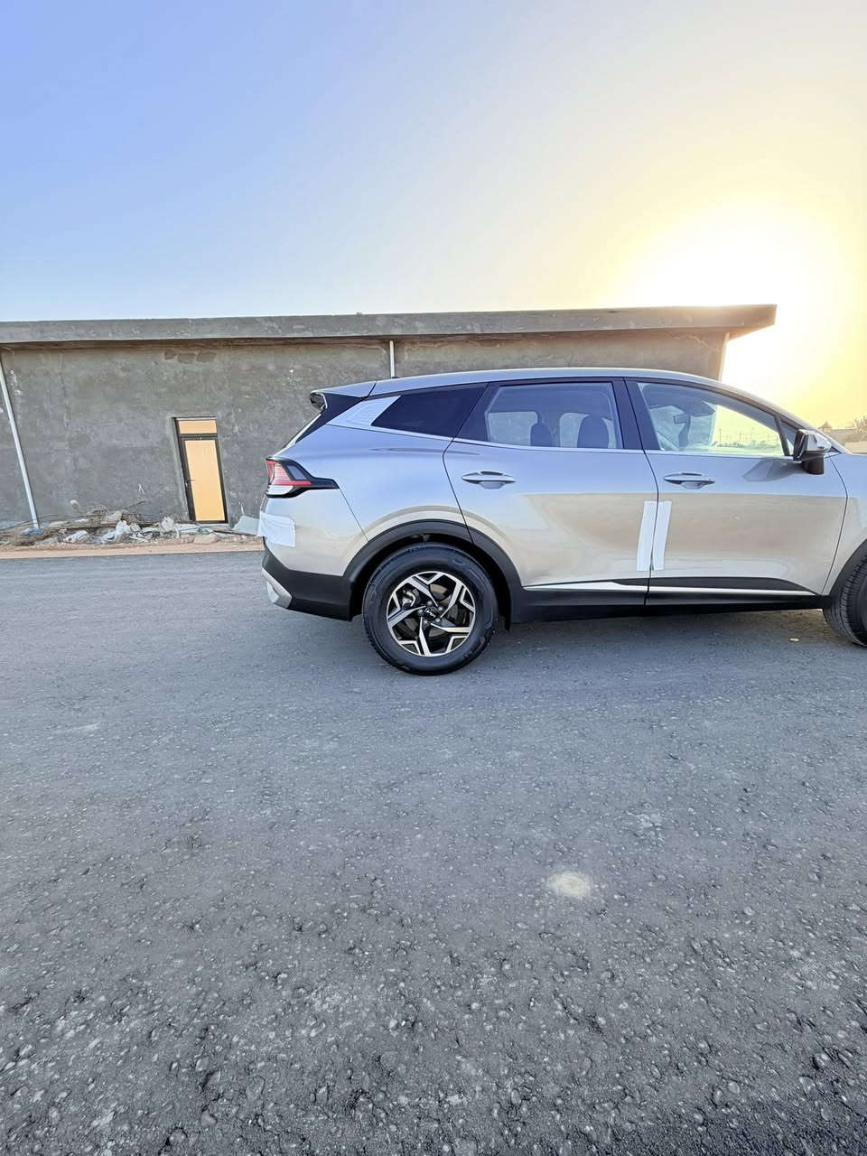 السلام عليكم
للبيع سبورتج 2023 حادثها مثل ماموضح بالصور بس الجنطة معدله ومصبوغة نفسيتها السيارة ليبل واحد اي ارباك مابيها حادث بسيط بسمي السيارة مواصفات باب ثاني بيها اصبعين بارد فقط السيارة جديدة معنى الكلمة 
العنوان بابل 
***********
‏السعر 187وبيها مجال بسيط ￼
