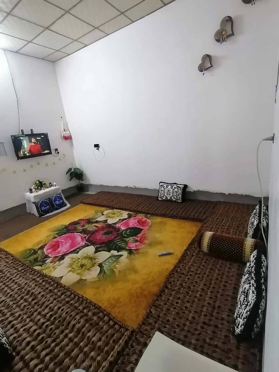 بسم الله ياالله / السلام عليكم بيت للبيع بل معسكر مساحته 150 متر متكون من غرفتين نوم هوا استقبال مطبخ صحيات البيت كدام العين بيت مرتب وحلو شراي اتصل مو شراي لابس تعامل (بيع البيت يمي )
***********
