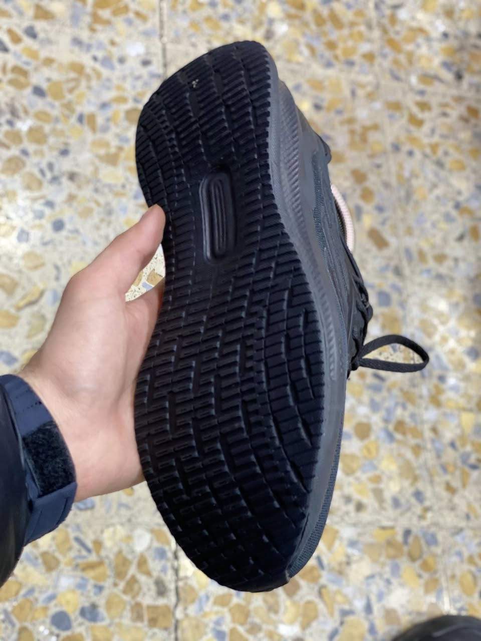 ماركة ادیداس کلاود فوم وكالة اصلي
قياس : ٤٢.٥
طول القدم : ٢٧.٥سم
للحجز دذلي خاص لو واتساب
٧٧٠٨٢٨٤٢٤٢
