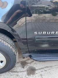 شوفرليت 2012 خليجيه بيها صبغ بذيل الجاملغ كد شبر وشويه جوه الكتابه مثل...