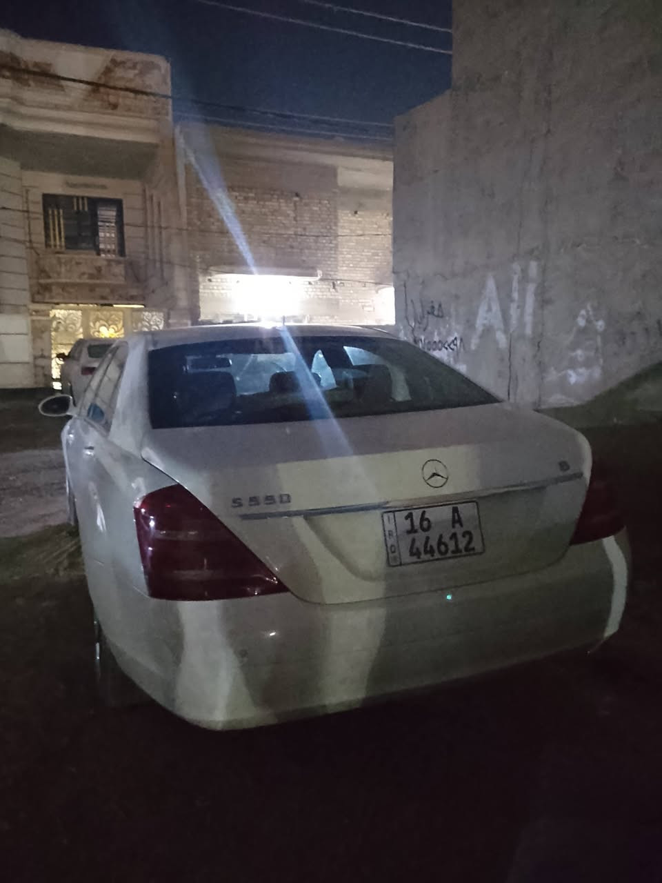 سلام عليكم ورحمة الله وبركاته 
مارسيدس s550 موديل 2008 رقمها ديوانية تتحول بأي محافضة
سيارة فقط مصبوغة اقل حزام بقطعتين (فقط صبغ) مصبوغة بل يابان مو بل عراق يعني صبغ درجة اولى الله شاهد 
مواصفات لا تعد ولا تحصى ماشاءالله 
كشنات جميعها كهرباء / تبريد وتدفئة جميع كشنات/ شاشه دوارة /
ستيرن كهرباء/ ابواب شفط جنطه شفط / لايت ديناميك / سستم صوت هارمن كاردن ارقى سستم / كشنات جلد / فتحه سقف / كير علاك / 3 وضعيات قيادة / دبل جام / تضليل بلورايز بلادي / جام اوتو / حساسات اماميه خلفية / رادار / اوتو بارك / مثبت سرعة / تبريد ثلج السيارة الله شاهد من ناحية كير ومحرك مكفول تبريد ماشاءالله سيارة بيها نقوصات بسيطة  سعرها -180- وبيها مجال ان شاء الله بس اهمشي لتكسر بل سعر فدوة لوجهك لان هم وراي شراء سيارة للاستفسار اكثر *********** مكاني بغداد
