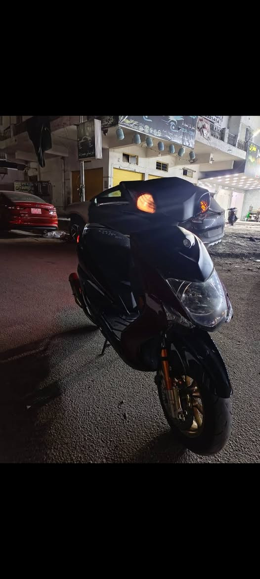 بيها صدر رياضي
فج رياضي RPM
صالنصه رياضي
دبلات خلفيه رياضية
كلج امامي رياضي
سعر 1700 يعني مليون و700 بس بيها مجال حلو للشراي
لتواصل واتساب متواجد ***********
