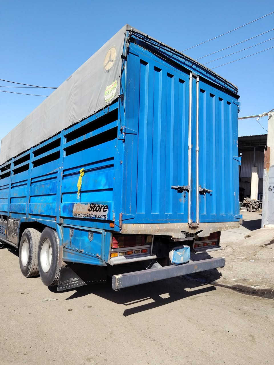 السلام عليكم بدي البيع الطول 7/40  العرض 2/45 الارتفاع 2/60  ***********
