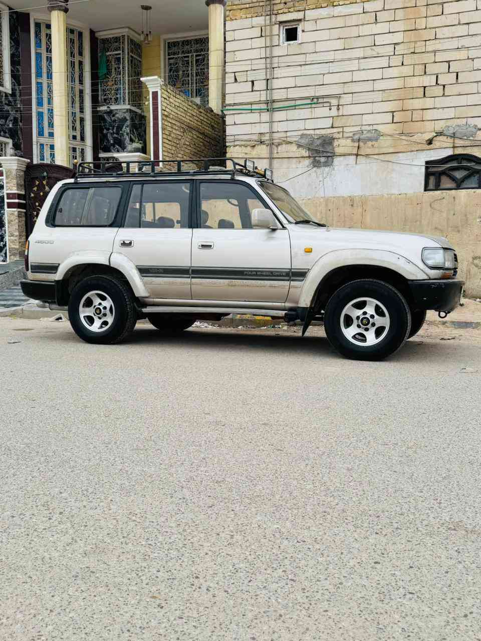 لاندكروز ابلاد٩١  رقم قادسيه  سنويه لنهاية ٢٧  سعرها ٦٥ وبيه مجال  مكان السماوه. ***********
