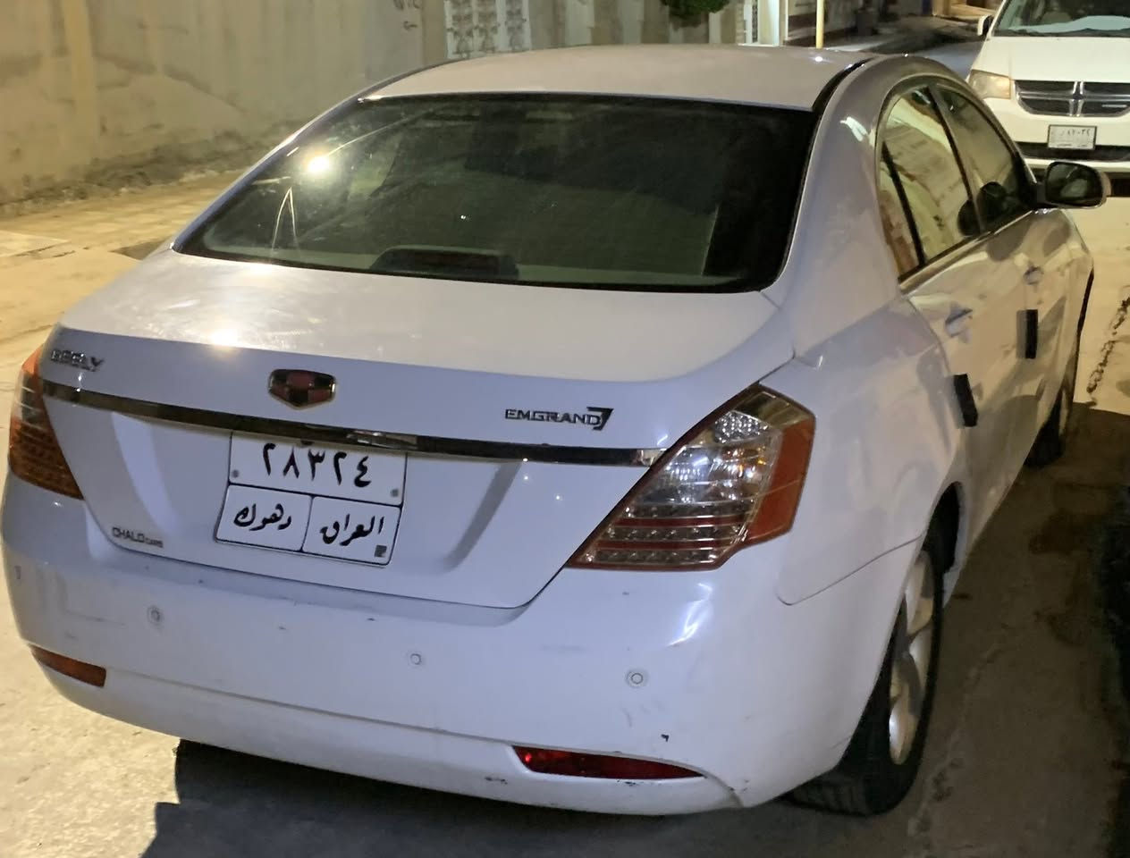 امكراند c7 2014 
السياره خير من الله 
تبريد ثلج ثلج 
كير محرك شرط  كورلا  قطاره بانزين عادي 
بيها مكانتين صبغ على كد  شبر  
كشنات جلد كشن كهرب هيتر
داخل السياره جديد لك مابي نقص 
بدون اربك بدون حادث 
جامات اوتو  عل سويج السياره
برده كهرب  
تايرات جدد  
طخم خلفي جديد
امامي نص عمر 
شاشه كامره
سستم سماعات 
السعر مناسب 58وبيها مجال
عليها غرامة ورقتين ينزل من السعر  
***********
