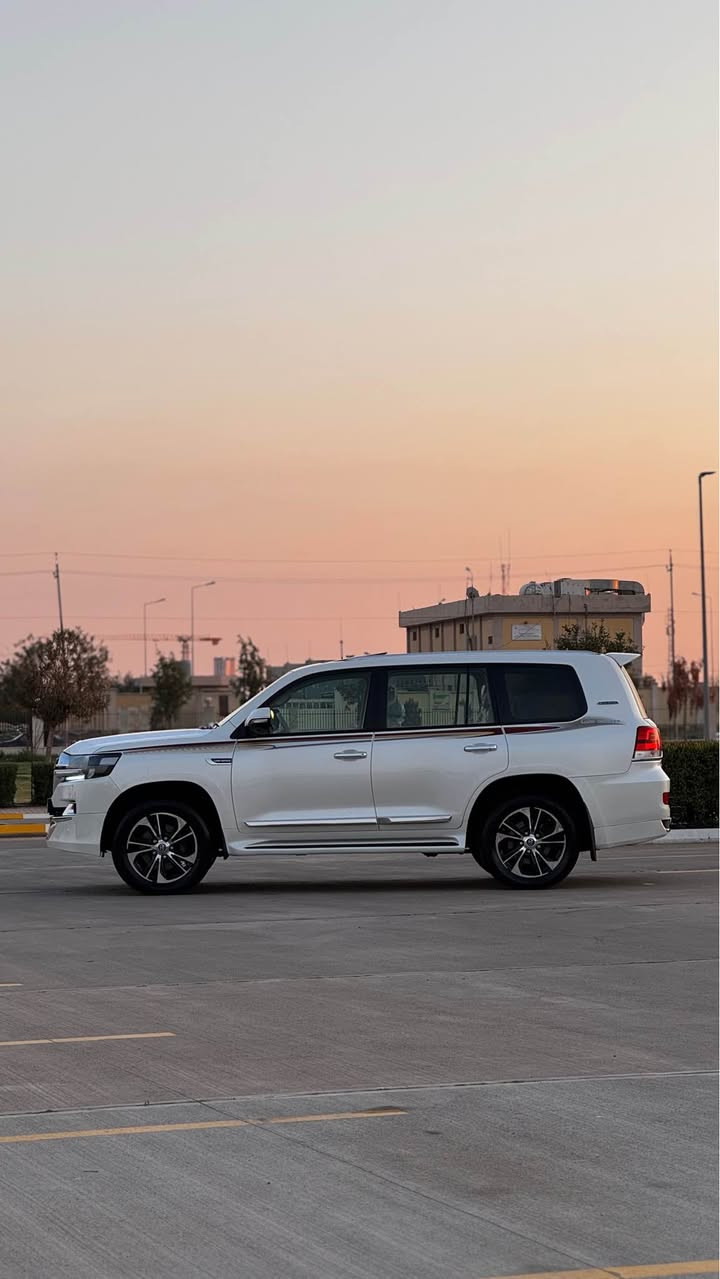 Land Cruiser 2017 GXR v8
جكسارة 2017 محرك 4600 v8 
ماشية 90 الف كيلو حقيقي بالباكيت 
رقم هزة سنوي كله جديد جاهز مكمل 
گير محرك كهربائيات كله شرط مكفول 
بدون قطرة صبغ شرط فقط شبرين بارد بيه 
باقي مكفول بجم ل ورا كله مكفول 
سيارة مسوي 2021 
فولل فولل مواصفات 
بدون مراوس بس بيع 
مكان اربيل 
تحويل وكالة غرامة اب شرط 
سعر جدا مناسب 455 ورقة مجال بس حق الجية 
واتساب ***********
——————————————————————

‎تويوتا لاندكروزر موديل ٢٠١٧ 
GXR ٨ بستون مكينة ٤٦٠٠
‎٩٠ هةزار حقيقي رويشتية
‎رقم و سةنةوى و هةزةى هةمووي نويية بةناوى خومة گير و مكينةي نةكراوةتةوة به شه رت  بئ بؤياغه هيچى نيه ته نها دوو  چى تعديه
‎باقى هه موو شتيكى  به شه رت پيش و پشتى 
‎كراوه ته  ٢٠٢١ هه تا بليى سه ياره كى خاوينه
Eco  سلايد  دةبل گير ئوتوماتيك و عادي
‎دبل ماوس  تبريد مركزي  شاشة ايباد        تحكم سكان تحديد سرعة ٨ ايرباك
‎لايت مسح  كوشين جلد  كوشين كارةبايي
‎سةلاجة  ئاوينة كاميره  كاميرا ٣٦٠ دةرةجة
‎بصمة و شغال  حةساسي بيش و بشت
‎لايت زينون  لايت اوتو  شغال لة كونترول
‎پينج كاميرا   زور مواسةفاتي تر .....
‎سعر  🔥  455  🔥
‎ واتساب *********** أربيل, العراق
