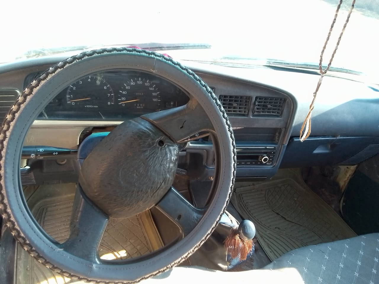 السلام عليكم سياره للبيع موديل 89محرك مجفت جديد والباقي شوف العين بيها وكاله السعر 35وبيها مجال الاستفسار او الاتصال على الرقم ***********
