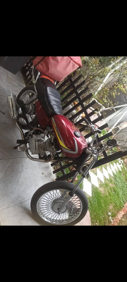 دراجة موديل ٢٠ للبيع سعر٢٥٠ وبي مجال شراي خابر
 ‏‪0775 522 2314‬‏ مكاني حي نصر
