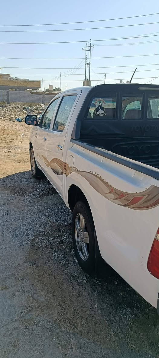 سلام عليكم للبيع بيكم فلاونزه 2013
سيارة جديدة معنه الكلمه رقم  بصره
مكينة شرط مامفتوح تخم تاير صدر جديد 
سيارة مكفوله
للاسفتسار ***********
