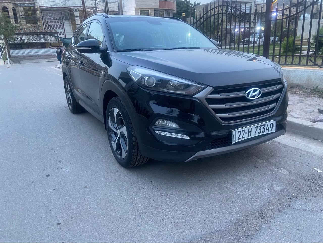 السلام عليكم هونداي توكسان موديل ١٧ خليجي مكفول من الحادث والصبغ عدا شبرين بل جاملغ الامامي والباقي مكفول والسارة فول الفول الكير والمحرك مكفولات رقم اربيل وكالة تحويل مجانا سنوية وهزة جديدة 
فتحة سقف بانورما 
بصمة ابواب وتشغيل 
المقاعد الامامية كهرباء 
فور ويل 
انظمة قيادة 
تبريد قطعتين 
تحكم ستيرن 
شاشة اندريد 
اشاير مري 
مري شفط 
مكانها بغداد وسعرها ١٥٧ ورقة وبيها مجال للشراي. 
للاتصال 
*********** بغداد, العراق
