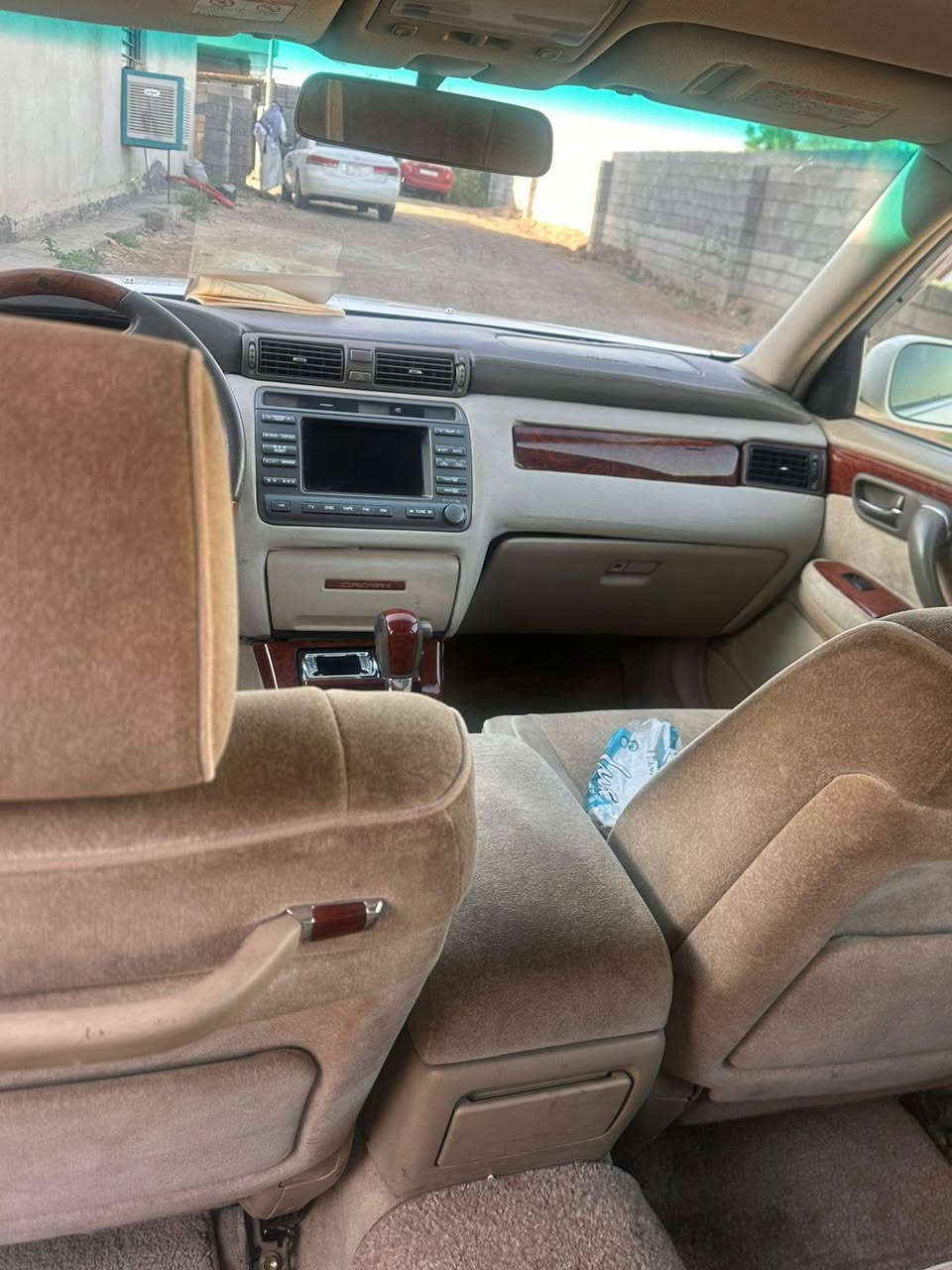 يا الله  السلام عليكم ملكة محرك vvT-i دكمة وحدة كصة جنطة رقمها بغداد شرط الحاسبة سنويتها لل27 تبريد خير من الله السيارة جديدة حدادية جديدة مشط جديد منضومة زنون 
السعر 35 وبيها مجال مكان السيارة الكوت رقم الهاتف ***********
