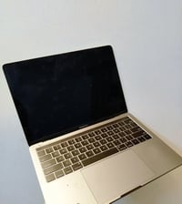 ماك بوك برو • ١٦ انش • عطل البورد