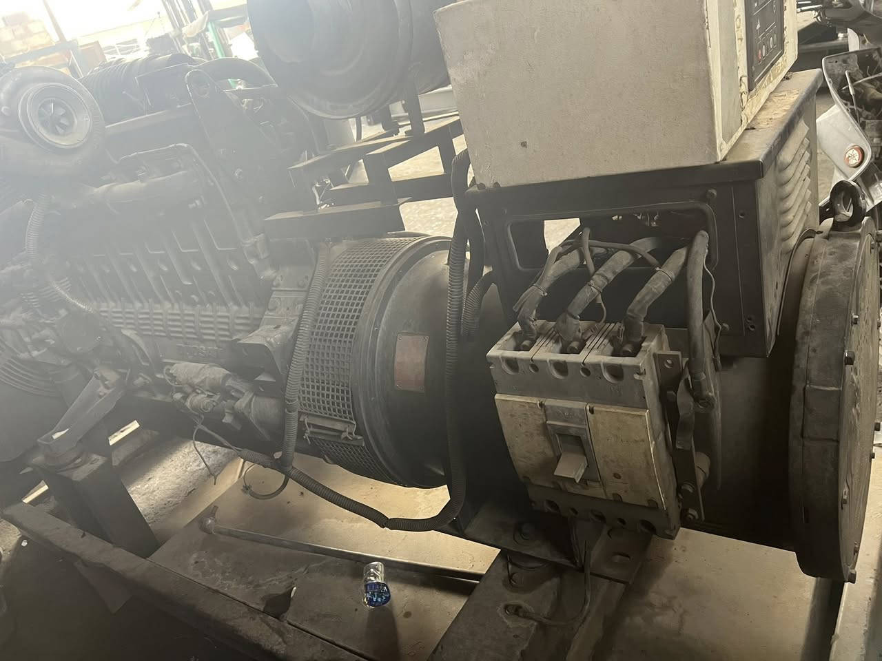 السلام عليكم مولود دايو 6 سلندر راس توليد 250 كيفي بلادي مكينه كايمه ابيع على هاي الوضعيه ابيع على هاي الوضعيه السعر 40 ورقه ***********
