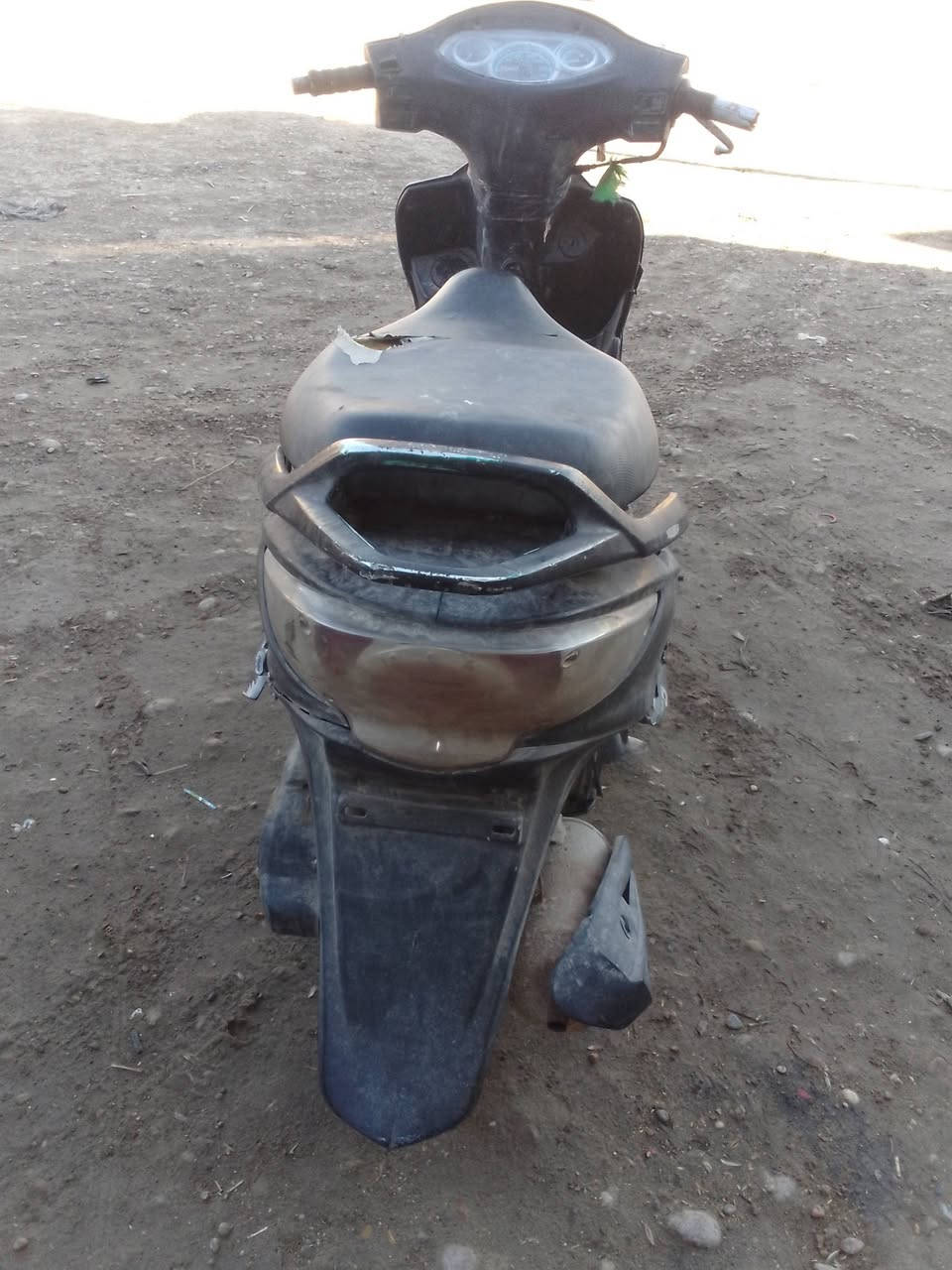 السلام عليكم دراجه للبيع طافيه يراد لها تجفيت السعر 100  /  ***********
