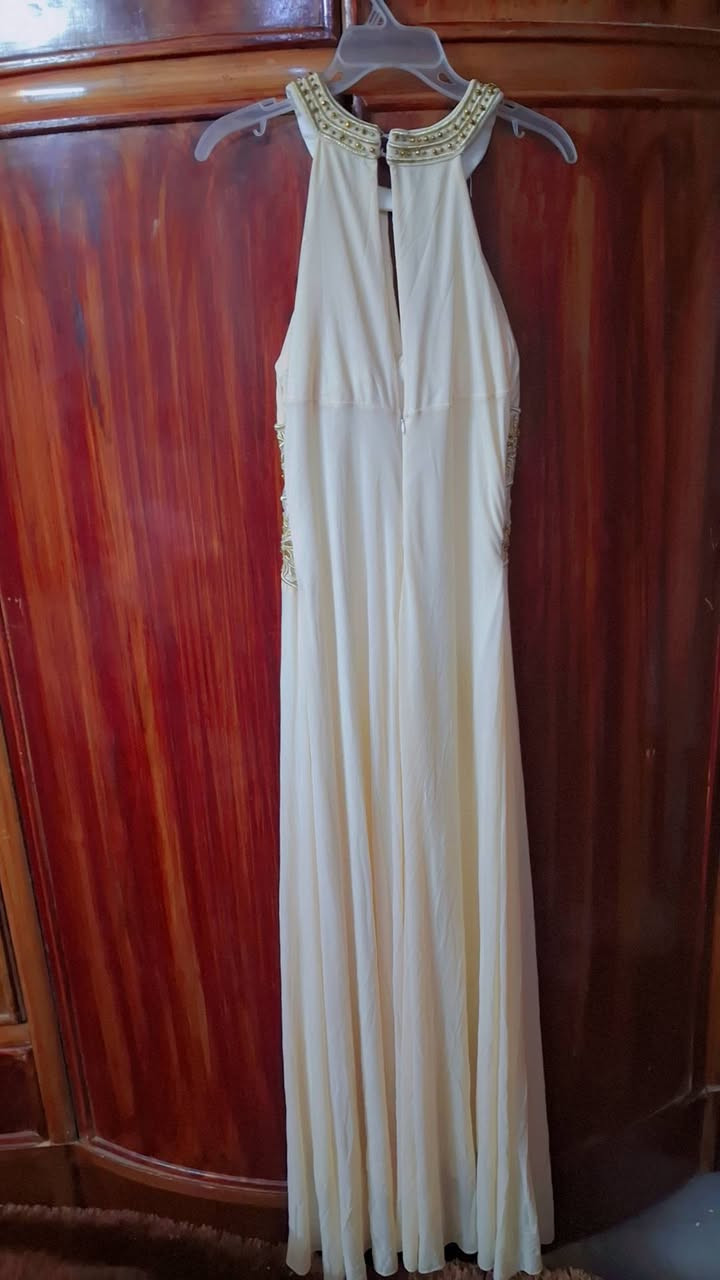 للبيع يلبسن وزن 56 الكريمي ب 30
الاسود 35
القصير ب 20


**إذا كنت صاحب هذا الإعلان وتريد حذفه لأي سبب، رجاءا أرسل رسالة إلى الدعم الفني**