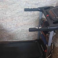 جهاز جري للبيع ما مستعمل فقط اسبوعين ويتحمل وزن ١٥٠ والسعر ٣٠٠وبي مجال...