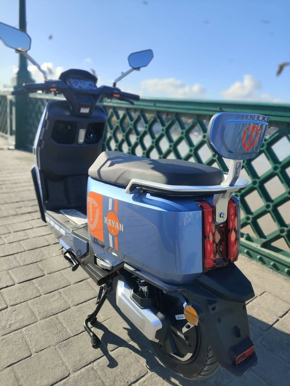 السلام عليكم دراجة شحن وحش الكون جديد زيرو استعمل 15 يوم 6بطارية مسطرة38 امبيرة *********** سعر 950 بيها مجال الطيبين عنوان بغداد ساحه الوثبه ملف بقدرة 2000واط سرعه 80
