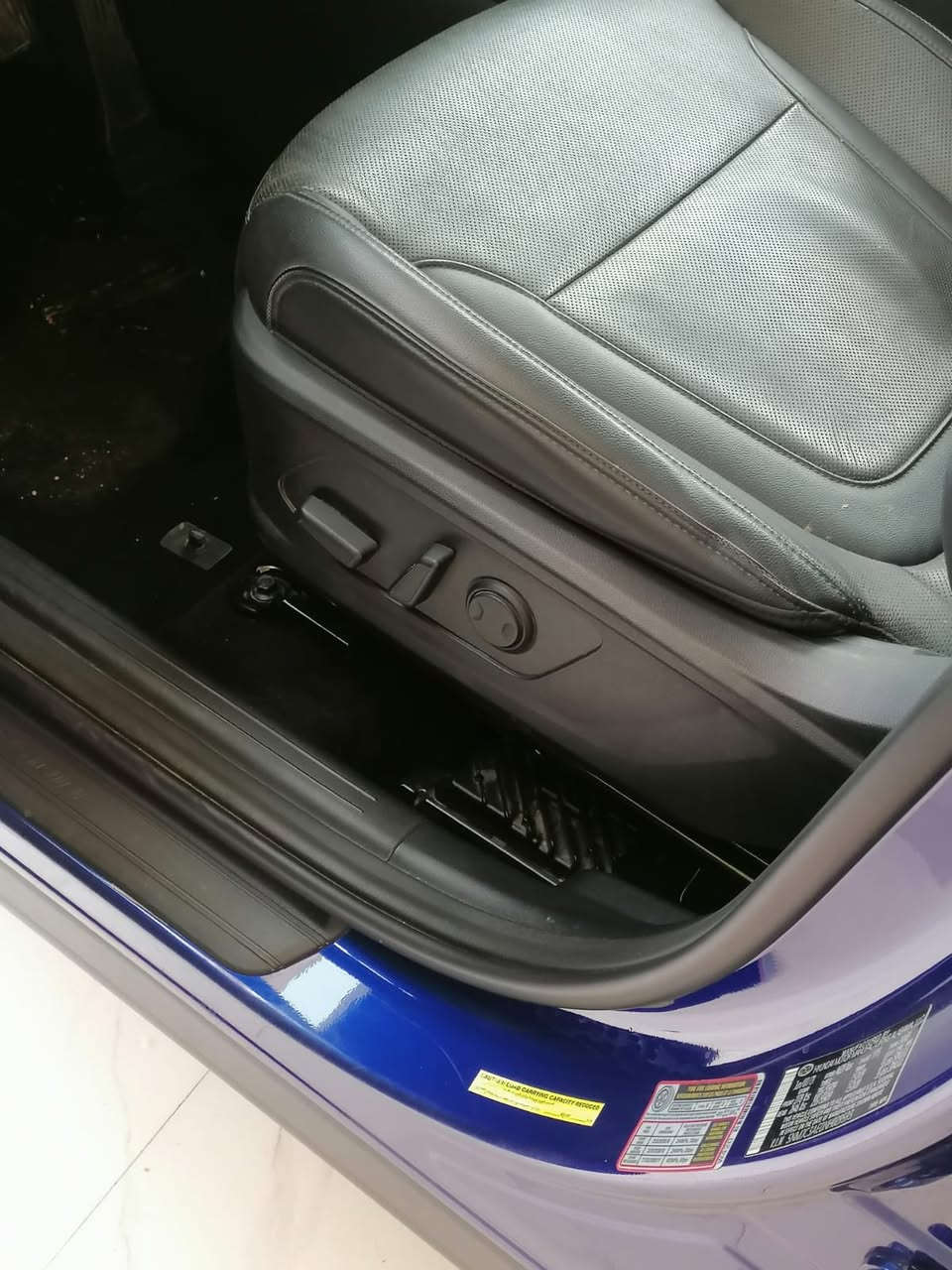 سلام عليكم
توسان 22 امريكي لون ازرق چويتي 
حادث بسيط نص جاملغ خلفي كما موضح بالصور 
رقم بغداد جديد سنوية لغاية 2030 بأسمي
فول مواصفات 
فتحت سقف
كشنات جلد
كشن كهربائي
الامامي تدفئه تبريد
سايد بريك دكمه 
رادر امامي وخلفي 
جنطه كهرباء شفط
رادار بلمري
شاح واير لس
شاشه تدعم كار بلي
كير 8نمر
مكينه 2500GDi
ماشيه 62الف قابلة للزيادة
للاستفسار الاتصال على
*********** اتصال

(***********) الاسيا وات ساب فقط
مكاني بغداد
السعر 210او مراوس بسيارة موديل وسعر اقل اتصل وبيك خير وتدلل
