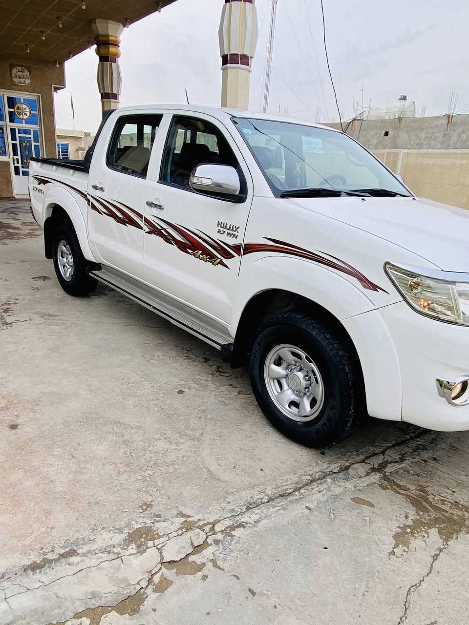 السلام عليكم
لييع هايلوكس بيكم 2014 كير اوتوماتيك
فورويل
رقم بغداد الجديد سنويه جديده 
مكفوله من صبغ والتبديل جاهزه السياره
حداديه جديده تايرات تخم مابيها نقص 
مكان السياره بغداد 
السعر (225) وبيها مجال 
الاتصال ***********
