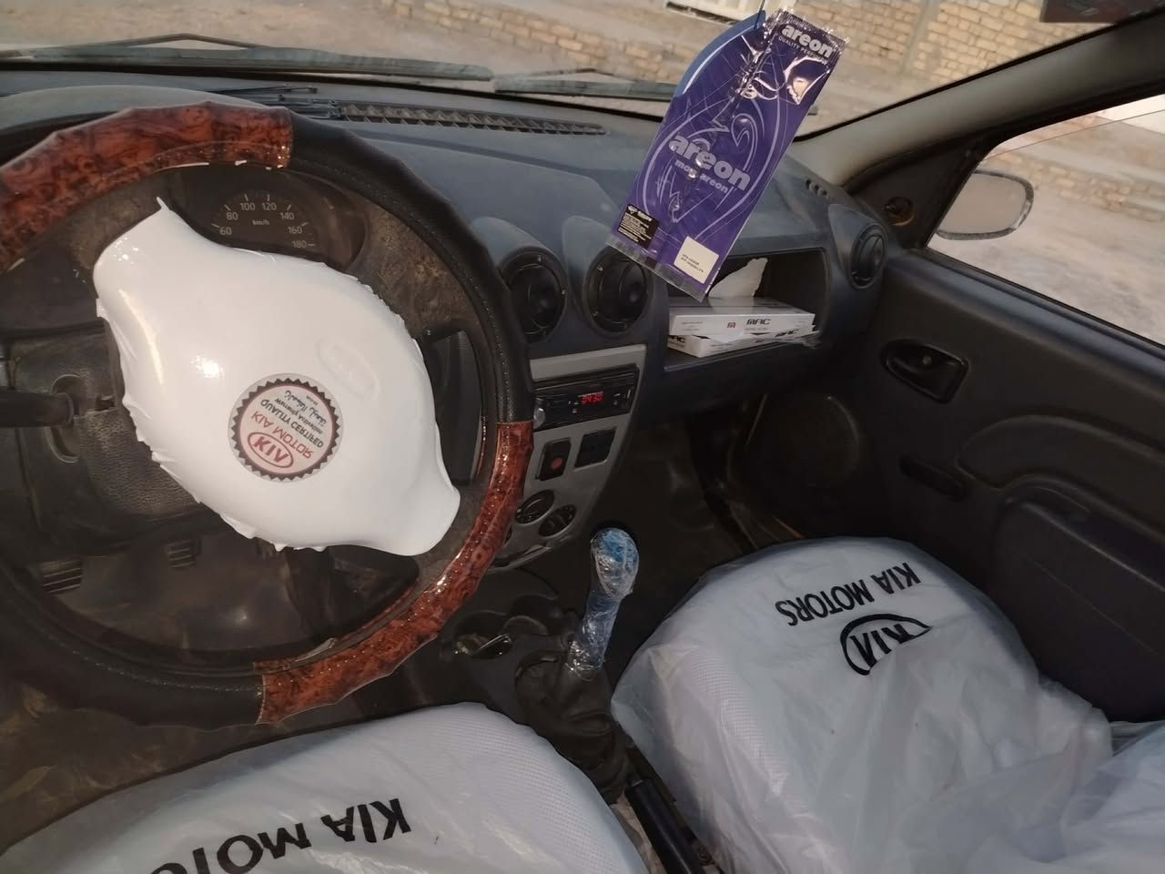 السلام عليكم 
رينو موديل 2009 للبيع 
رقم بغداد مشروع وطني 
ترهم مراوس 
مكانه سماوه سوير 
***********
***********
