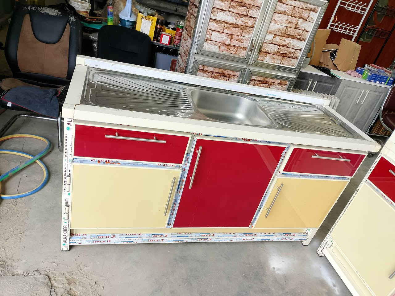 كاونتر مستعمل جدا نضيف وبرهم ينباع الكاونتر بدون سنك العنوان صويره شارع العام قرب محطة ام وليد السايد الرايح البغداد للتواصل ***********/مجمع الشمال للاثاث المنزلي /واهلا وسهلا بكم
